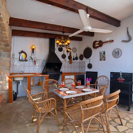 Casa De Rosas By Interhome